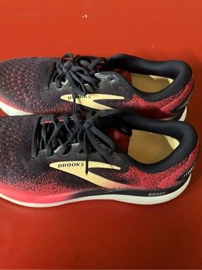 Women’s BROOKS running shoes